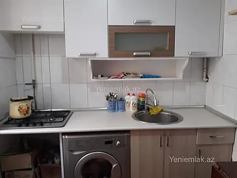 Satılır 1 otaqlı köhnə tikili 35 m²