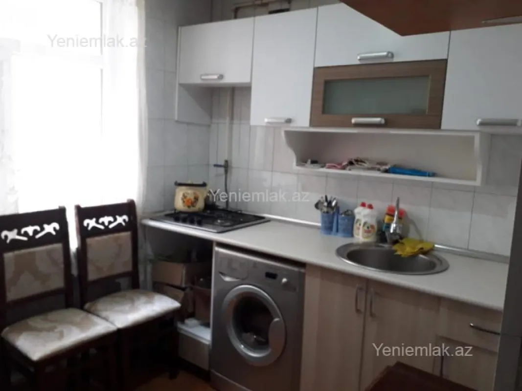 Satılır 1 otaqlı köhnə tikili 35 m²