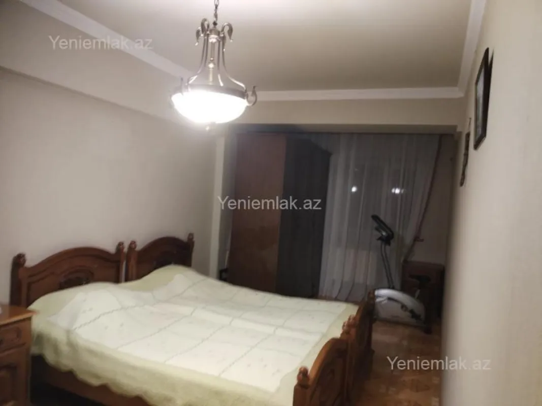 Satılır 3 otaqlı köhnə tikili 98 m²