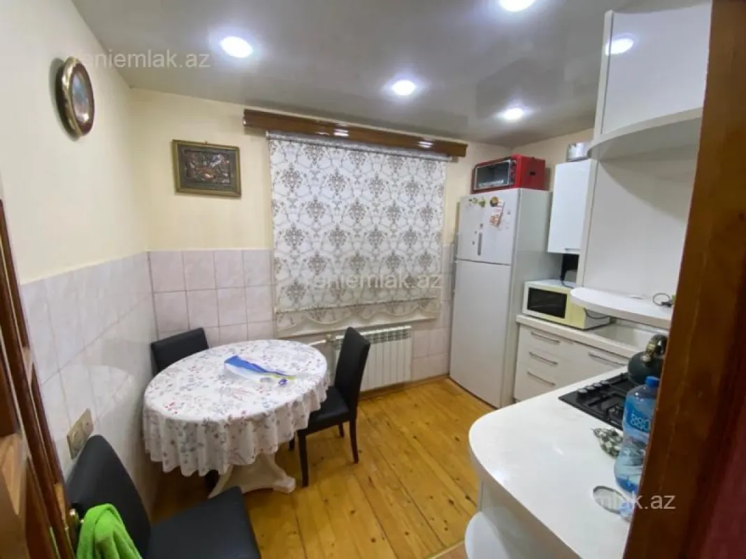 Satılır 3 otaqlı köhnə tikili 65 m²
