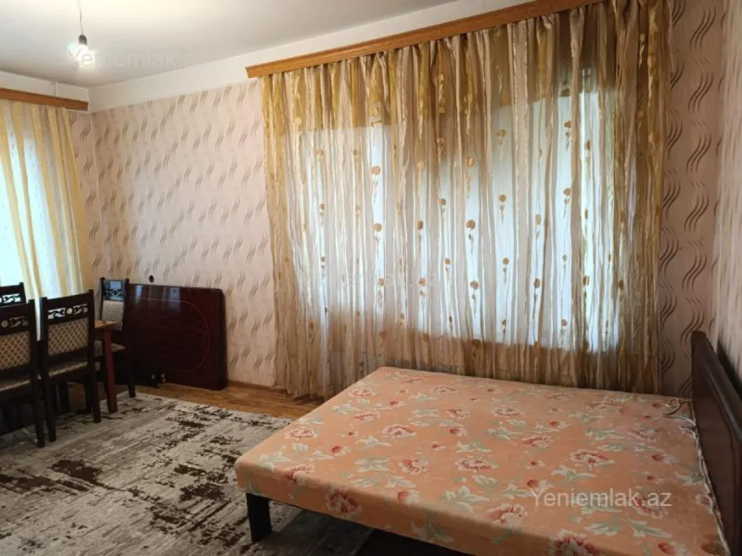 Satılır 1 otaqlı köhnə tikili 45 m²