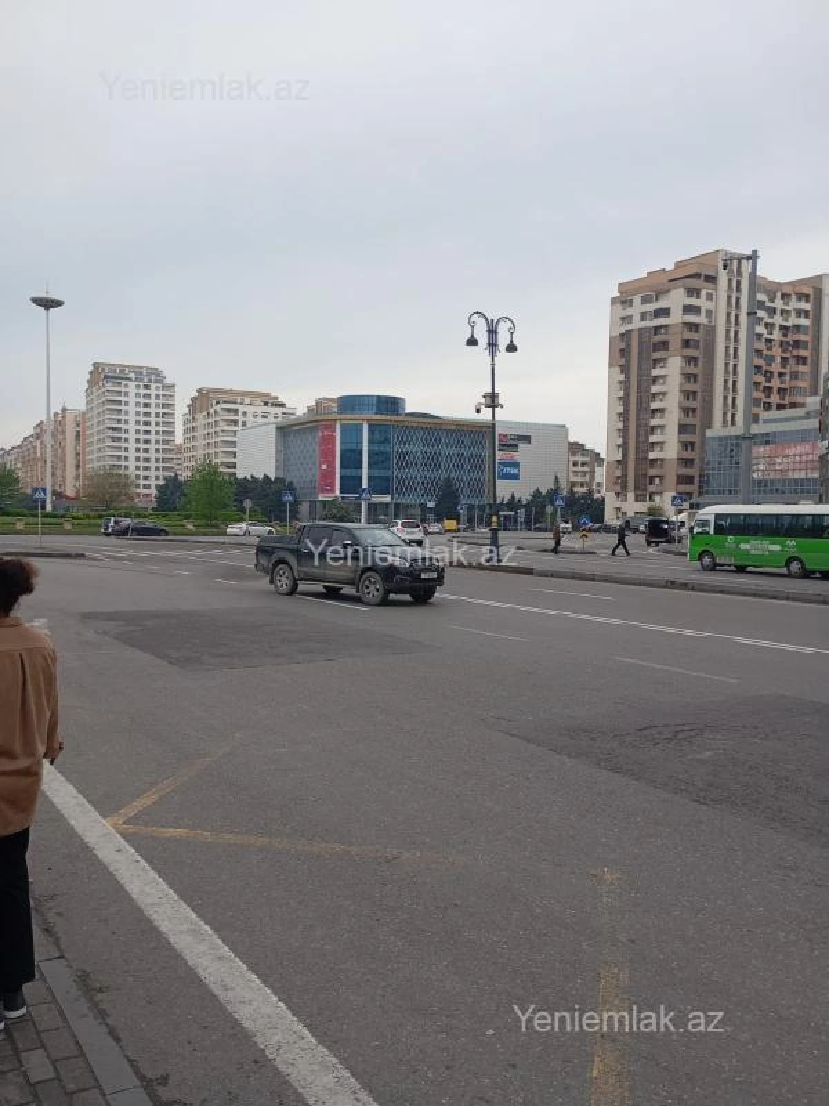 Satılır 1 otaqlı köhnə tikili 45 m²