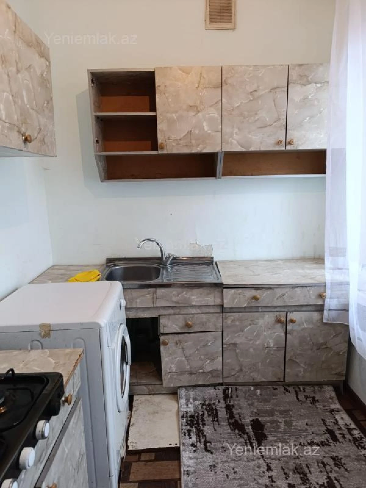 Satılır 1 otaqlı köhnə tikili 45 m²