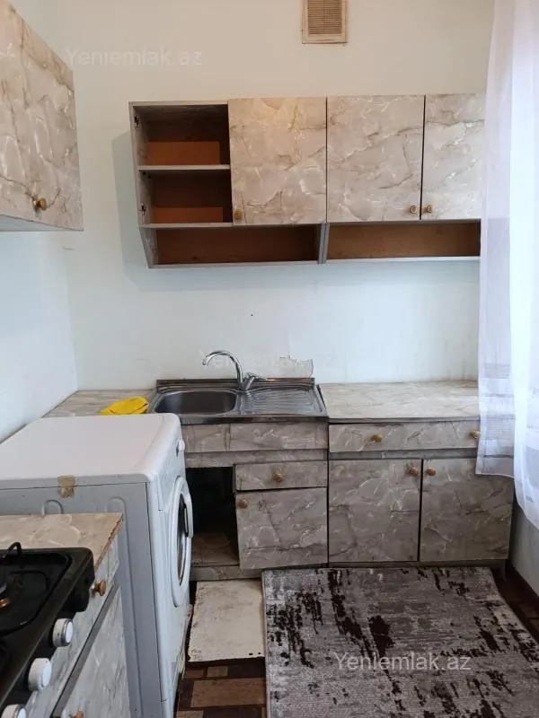 Satılır 1 otaqlı köhnə tikili 45 m²