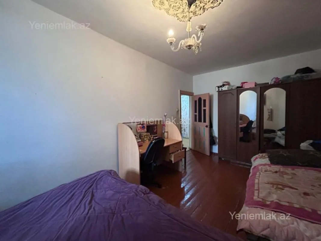 Satılır 3 otaqlı köhnə tikili 80 m²
