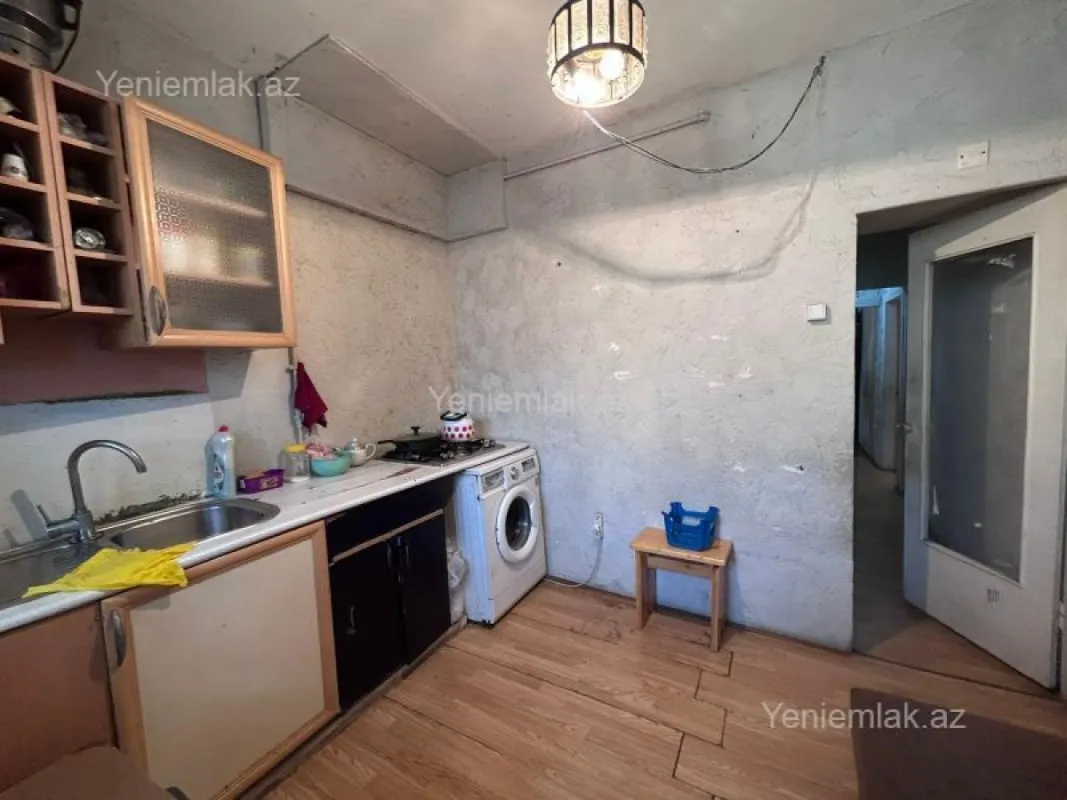 Satılır 3 otaqlı köhnə tikili 80 m²