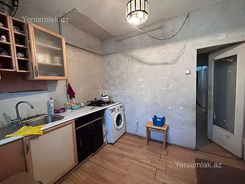 Satılır 3 otaqlı köhnə tikili 80 m²