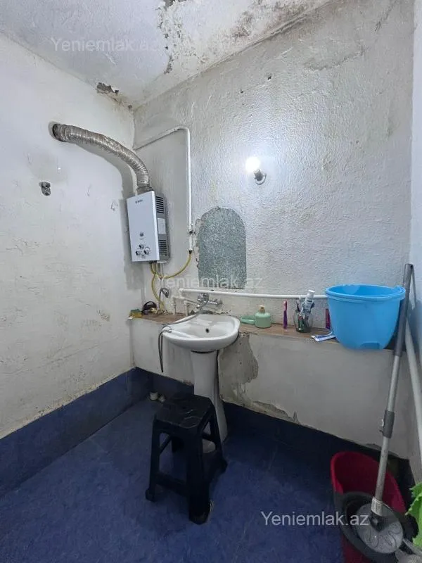 Satılır 3 otaqlı köhnə tikili 80 m²