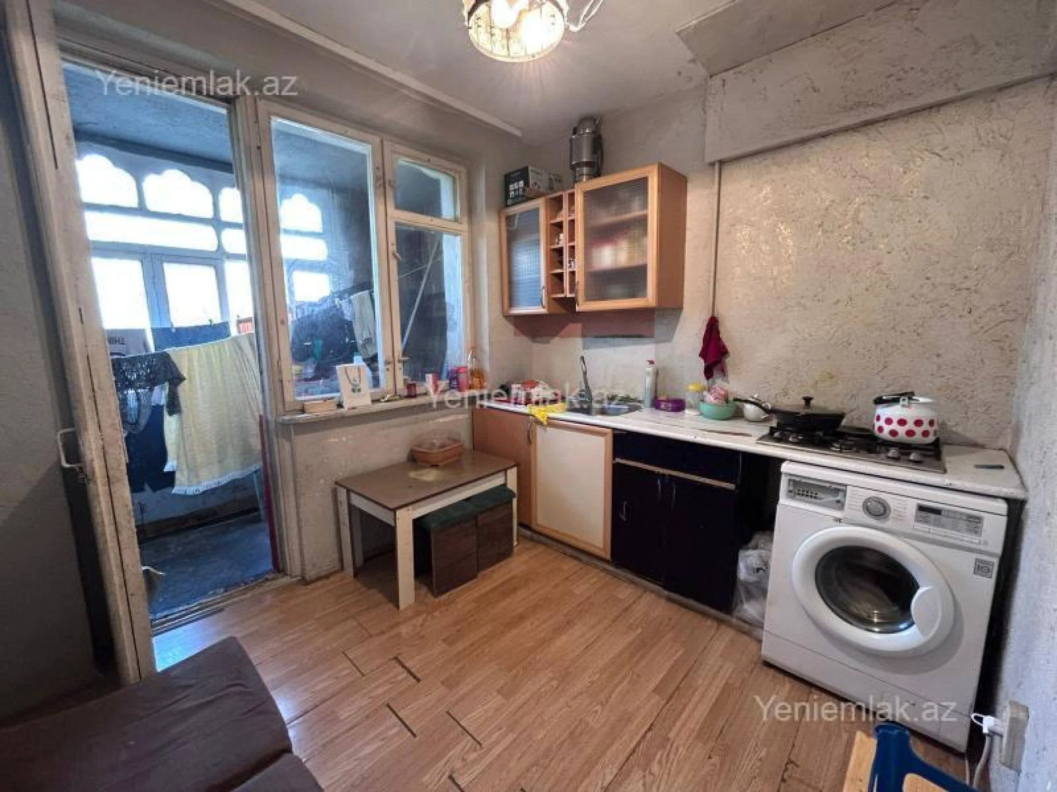 Satılır 3 otaqlı köhnə tikili 80 m²