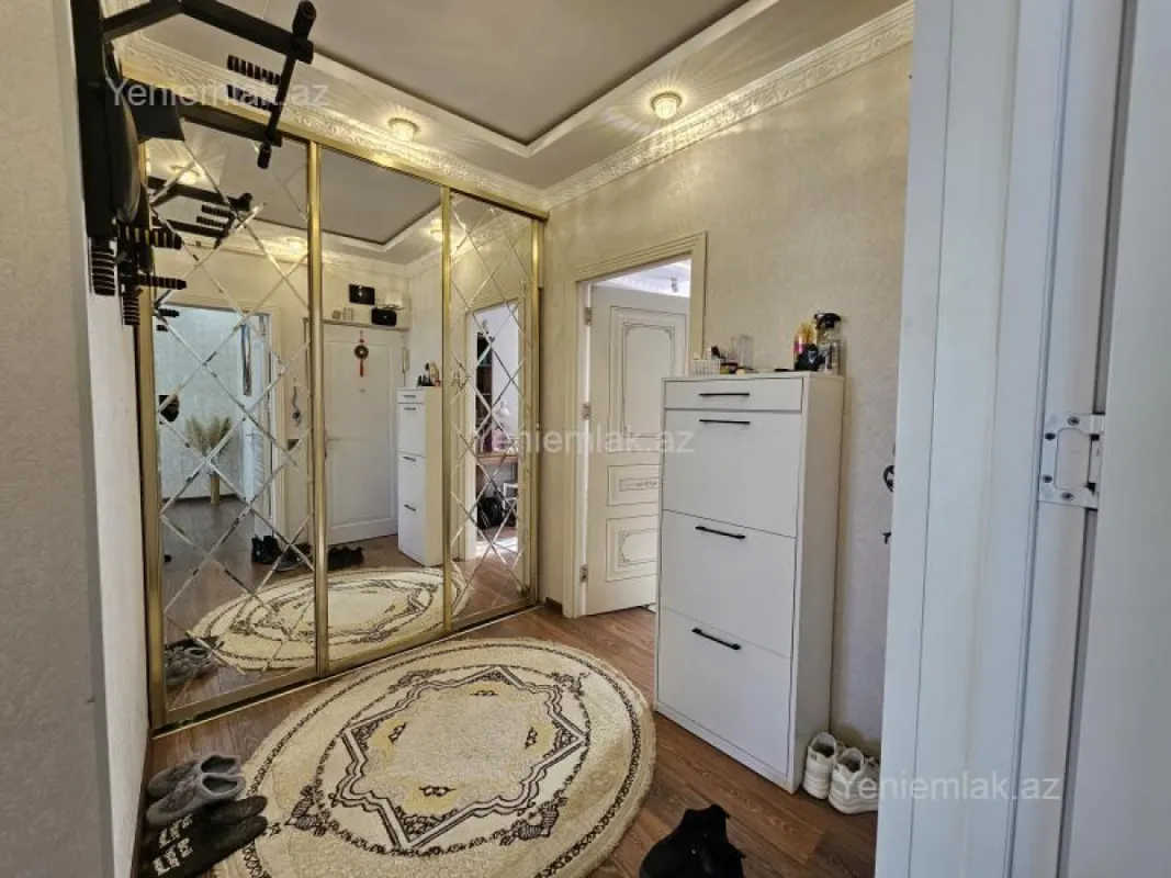 Satılır 2 otaqlı köhnə tikili 55 m²