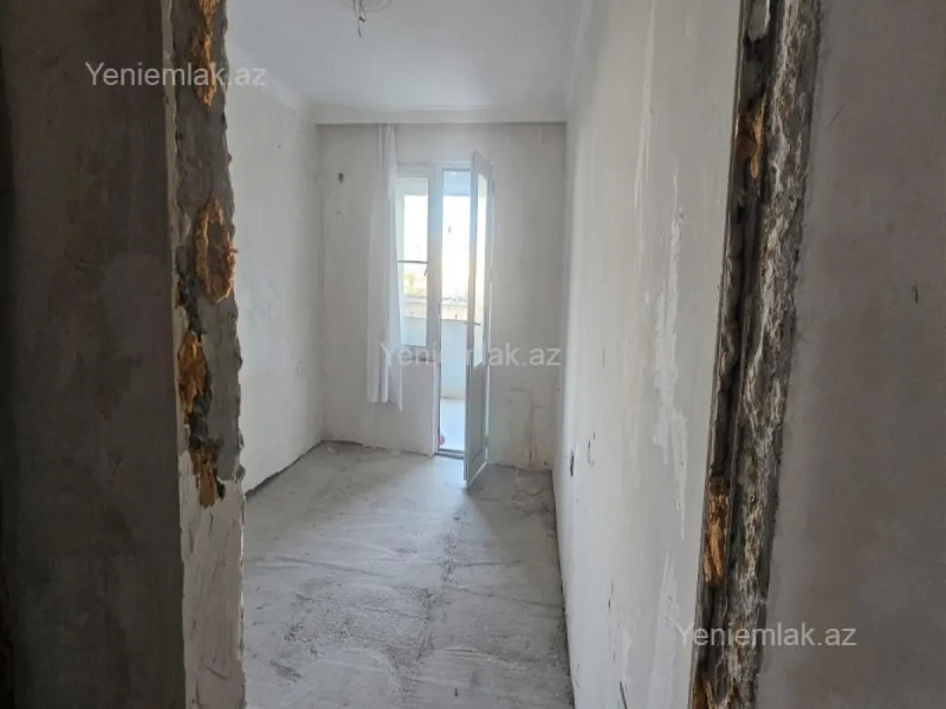 Satılır 5 otaqlı köhnə tikili 90 m²
