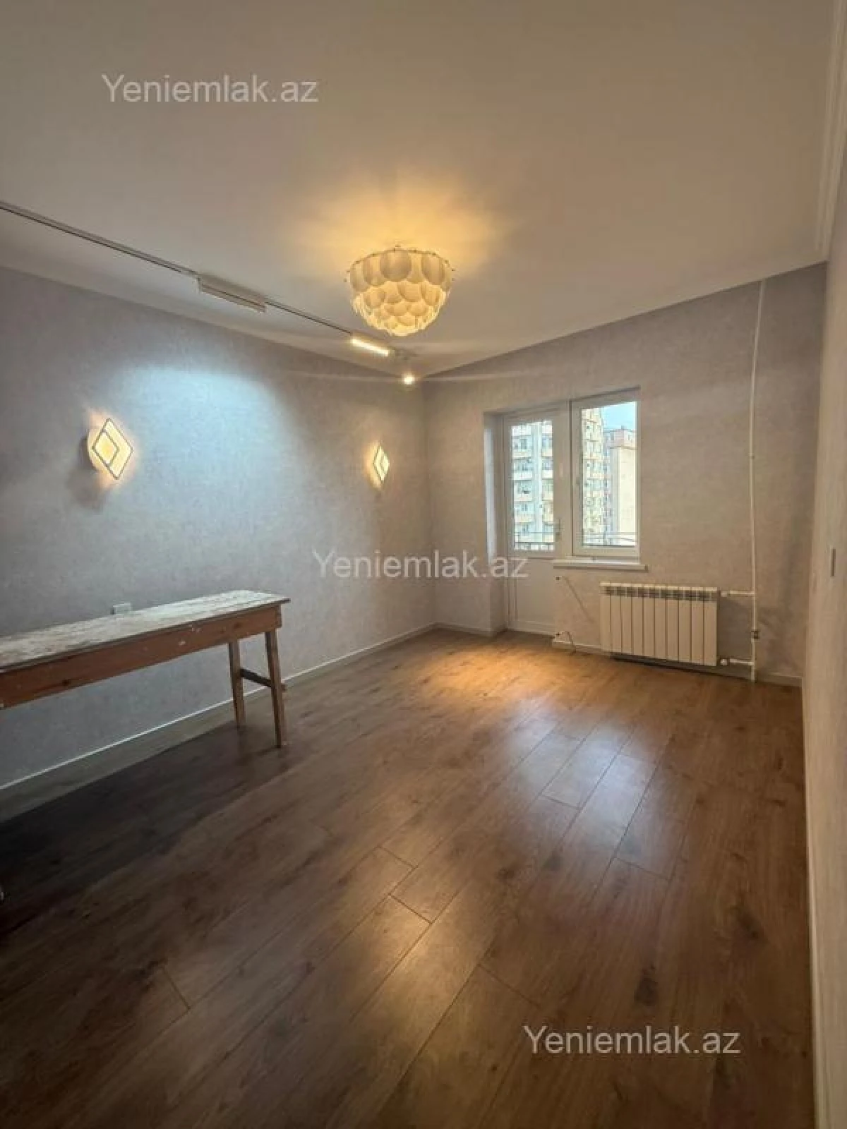 Satılır 2 otaqlı köhnə tikili 55 m²