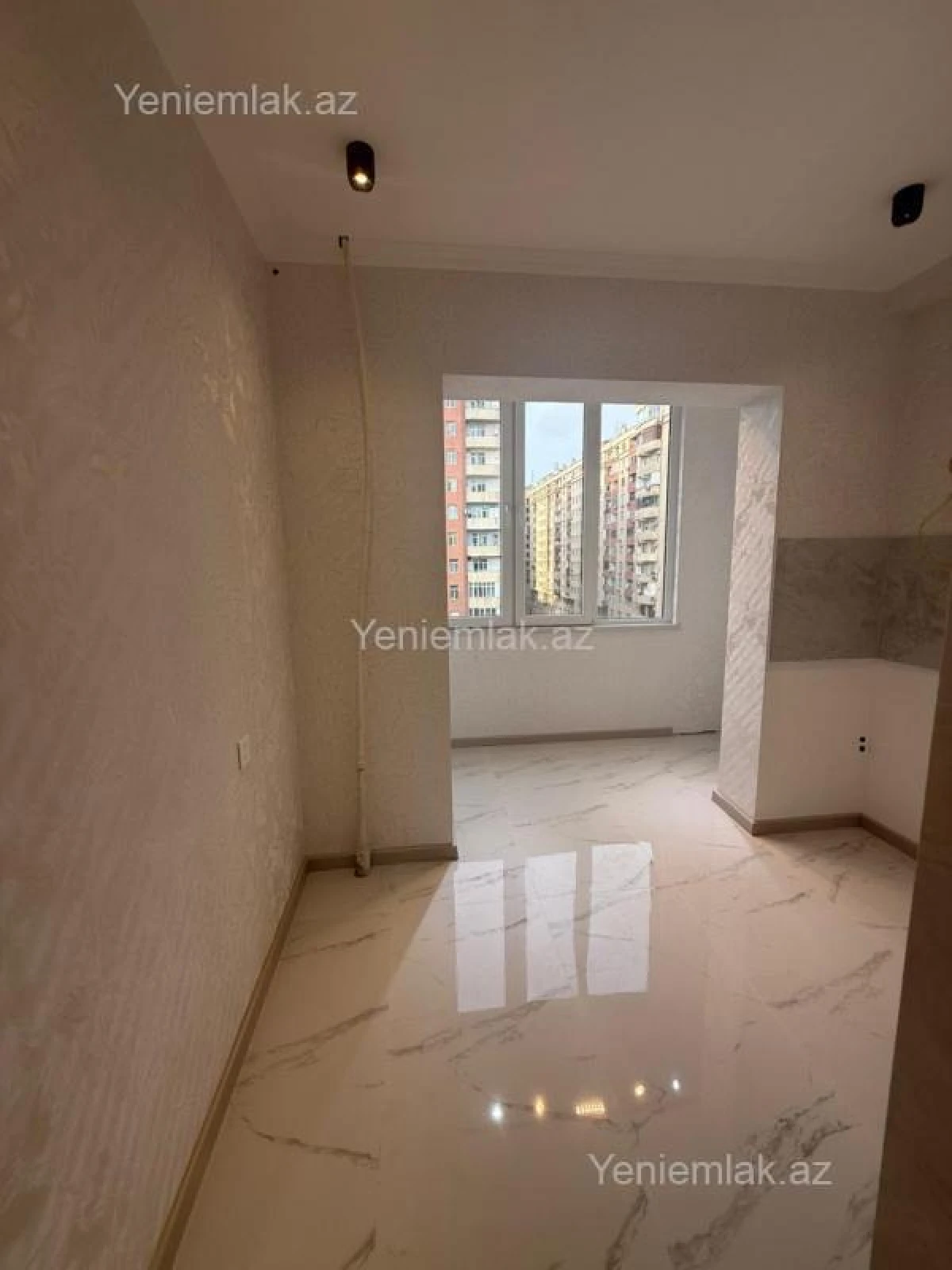 Satılır 2 otaqlı köhnə tikili 55 m²