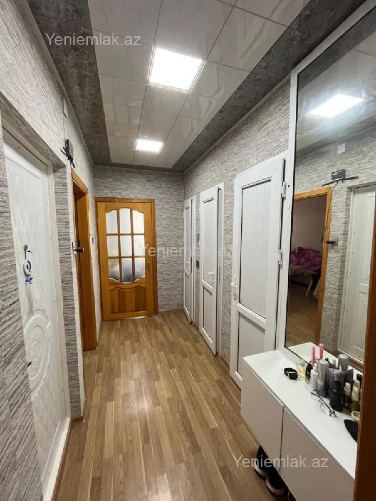 Satılır 2 otaqlı köhnə tikili 60 m²