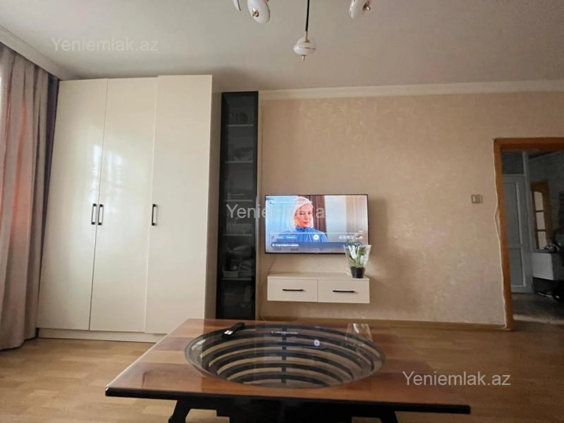 Satılır 2 otaqlı köhnə tikili 60 m²