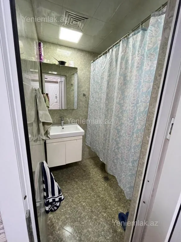 Satılır 2 otaqlı köhnə tikili 60 m²