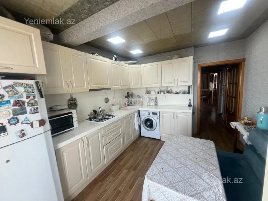 Satılır 2 otaqlı köhnə tikili 60 m²