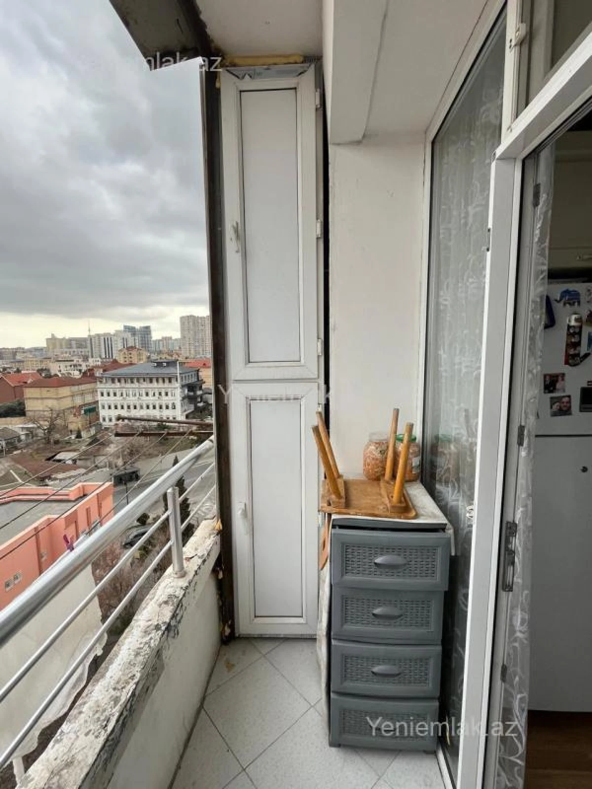Satılır 2 otaqlı köhnə tikili 60 m²
