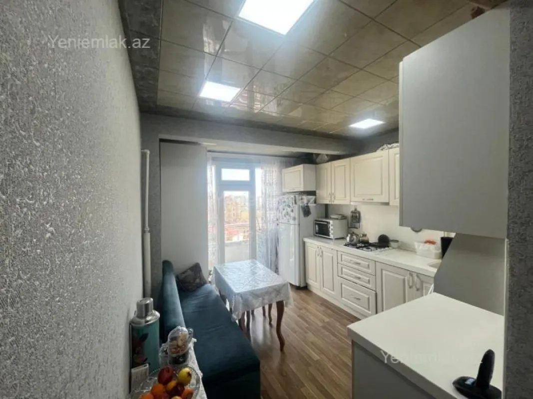 Satılır 2 otaqlı köhnə tikili 60 m²