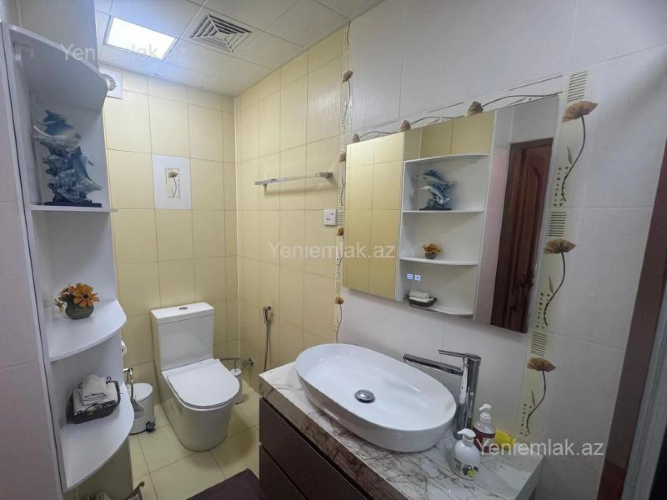 Satılır 3 otaqlı yeni tikili 115 m²