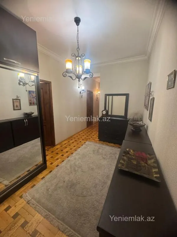 Satılır 3 otaqlı yeni tikili 115 m²