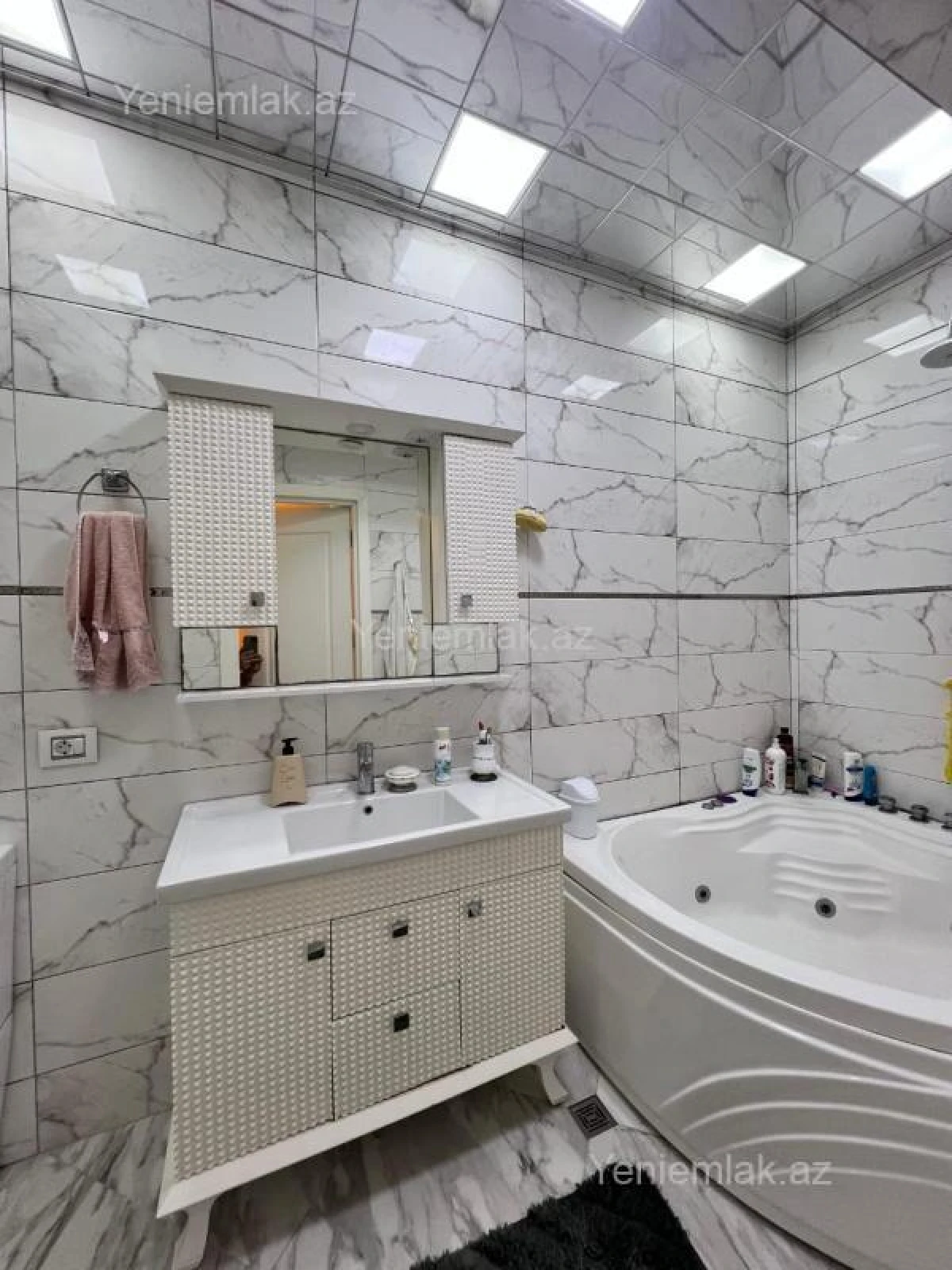 Satılır 4 otaqlı yeni tikili 185 m²