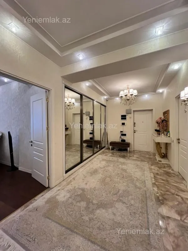 Satılır 4 otaqlı yeni tikili 185 m²