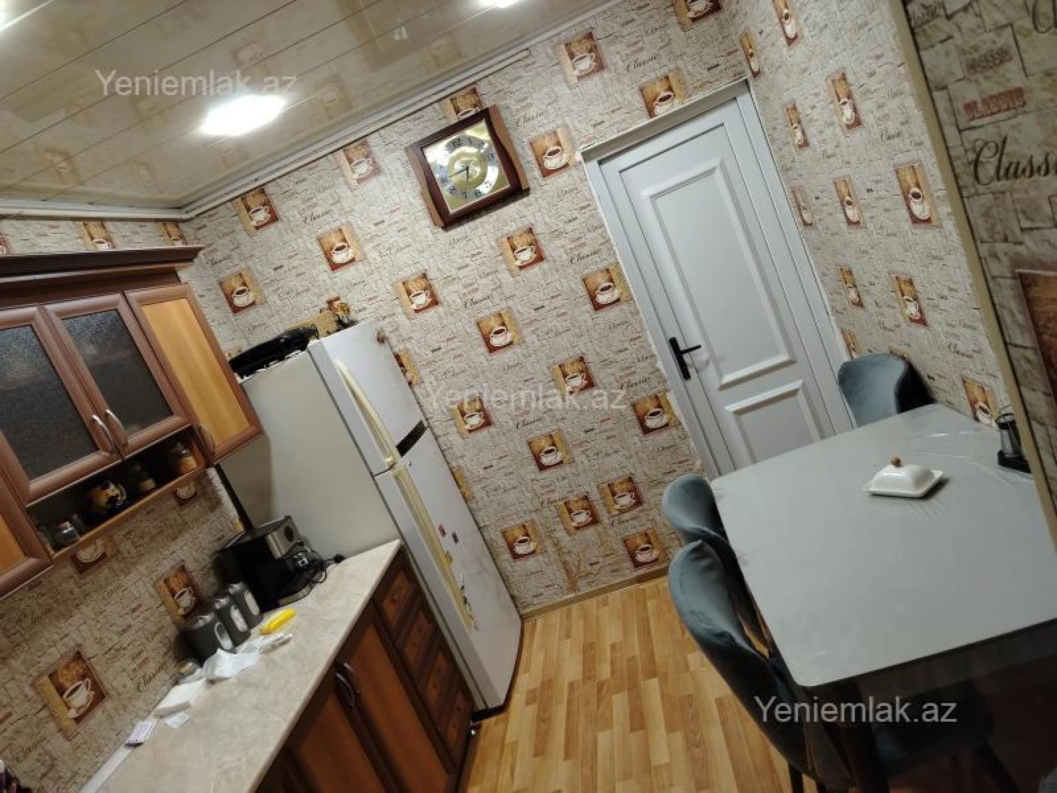 Satılır 3 otaqlı köhnə tikili 80 m²