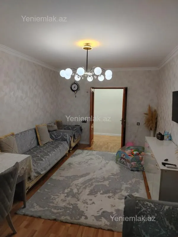 Satılır 3 otaqlı köhnə tikili 80 m²