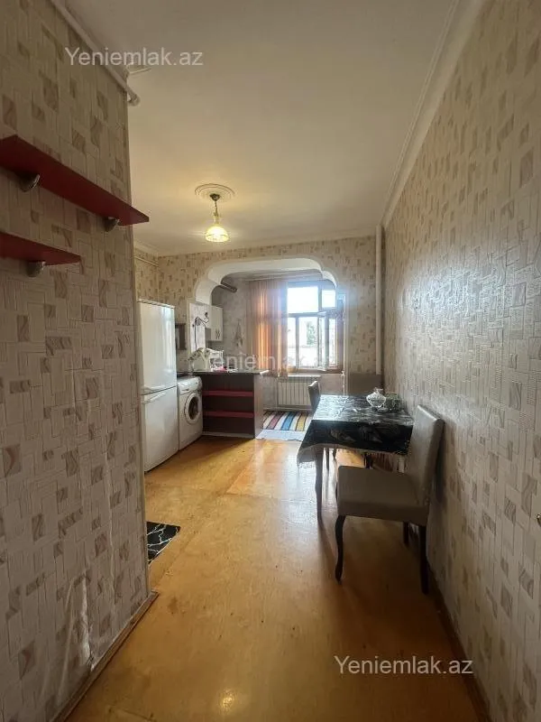 Satılır 2 otaqlı köhnə tikili 65 m²
