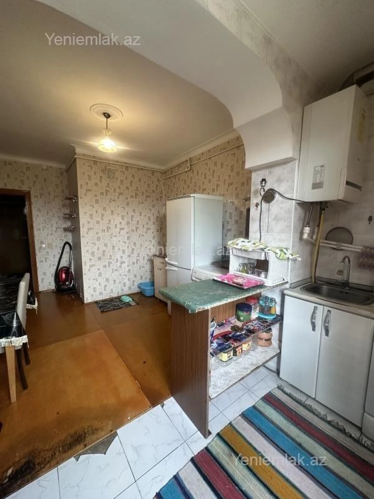 Satılır 2 otaqlı köhnə tikili 65 m²