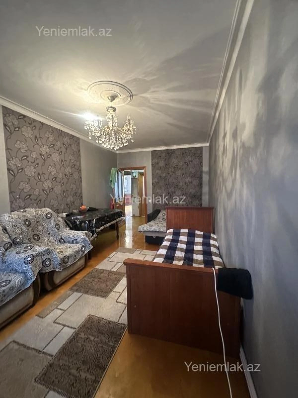 Satılır 2 otaqlı köhnə tikili 65 m²