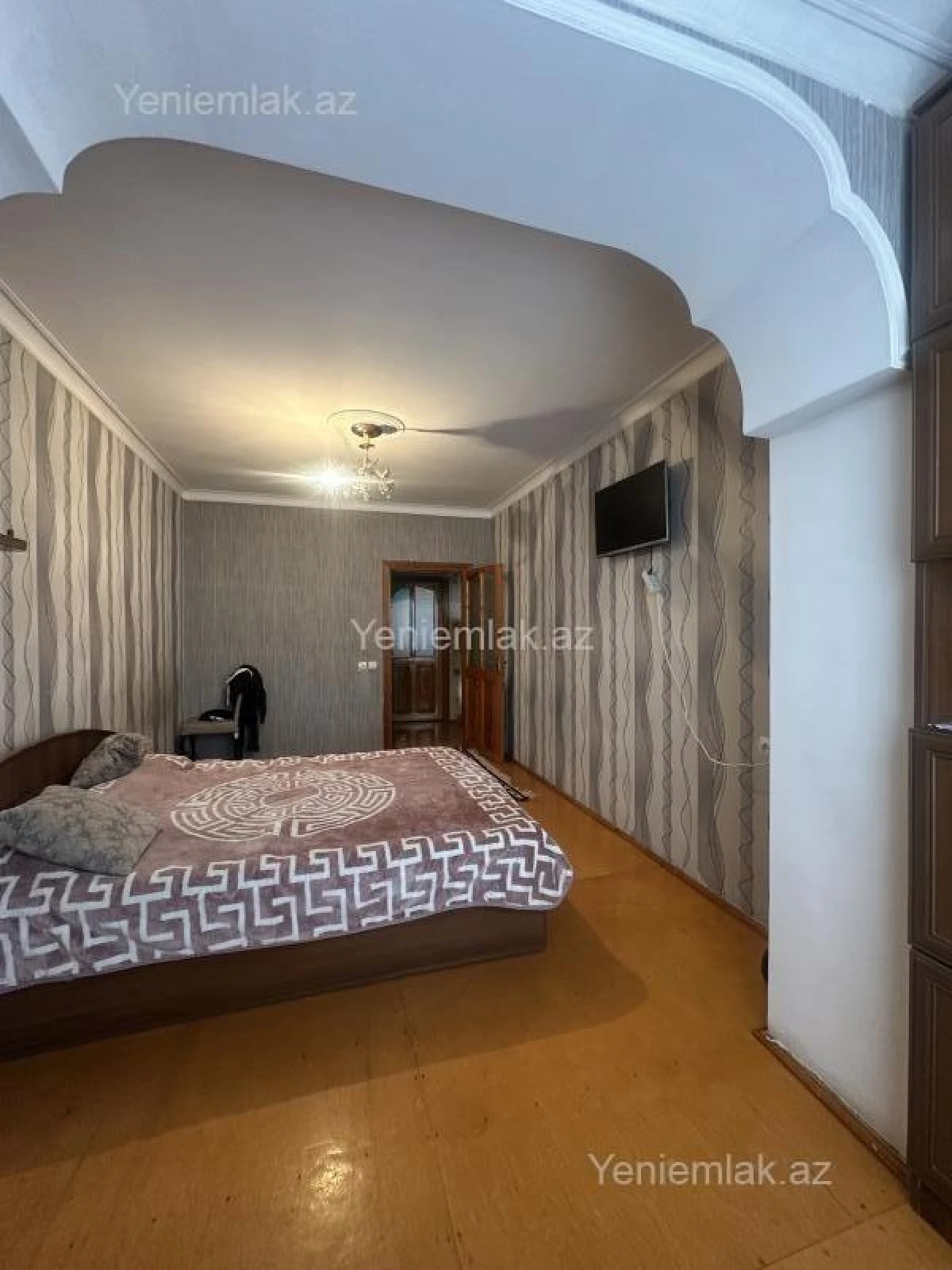 Satılır 2 otaqlı köhnə tikili 65 m²