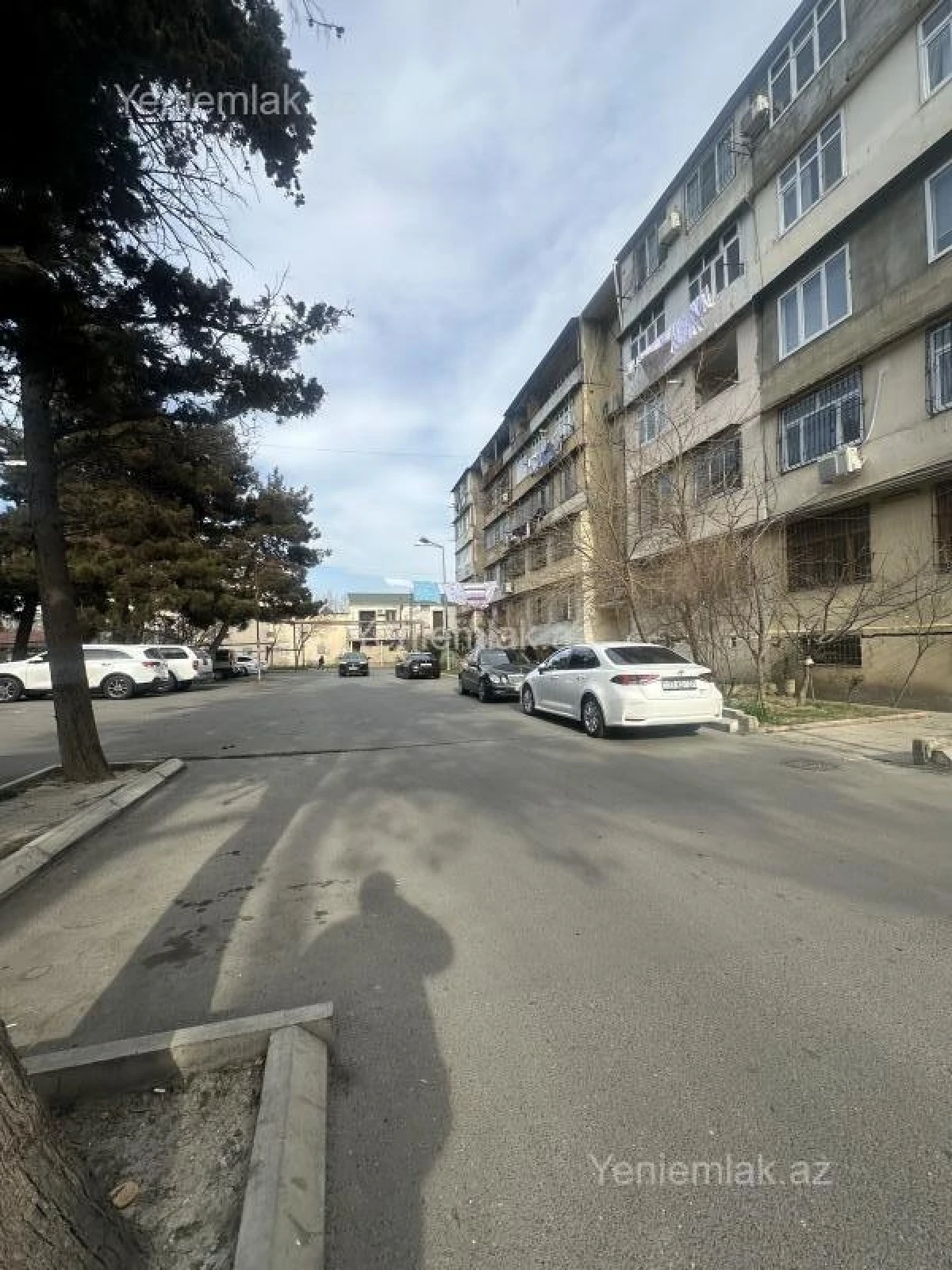 Satılır 2 otaqlı köhnə tikili 65 m²