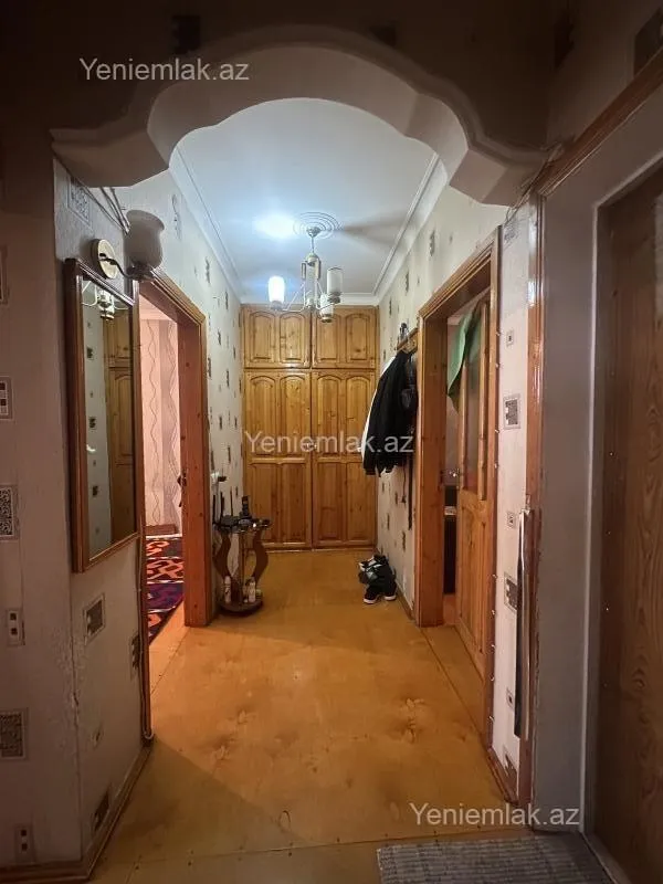 Satılır 2 otaqlı köhnə tikili 65 m²