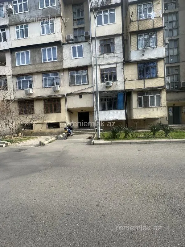 Satılır 2 otaqlı köhnə tikili 65 m²