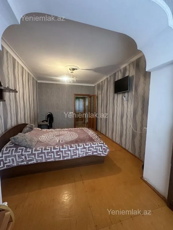 Satılır 2 otaqlı köhnə tikili 65 m²