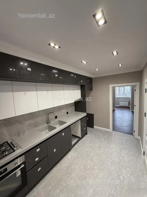 Satılır 3 otaqlı köhnə tikili 80 m²