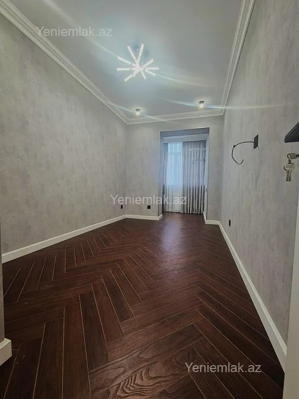 Satılır 3 otaqlı köhnə tikili 80 m²
