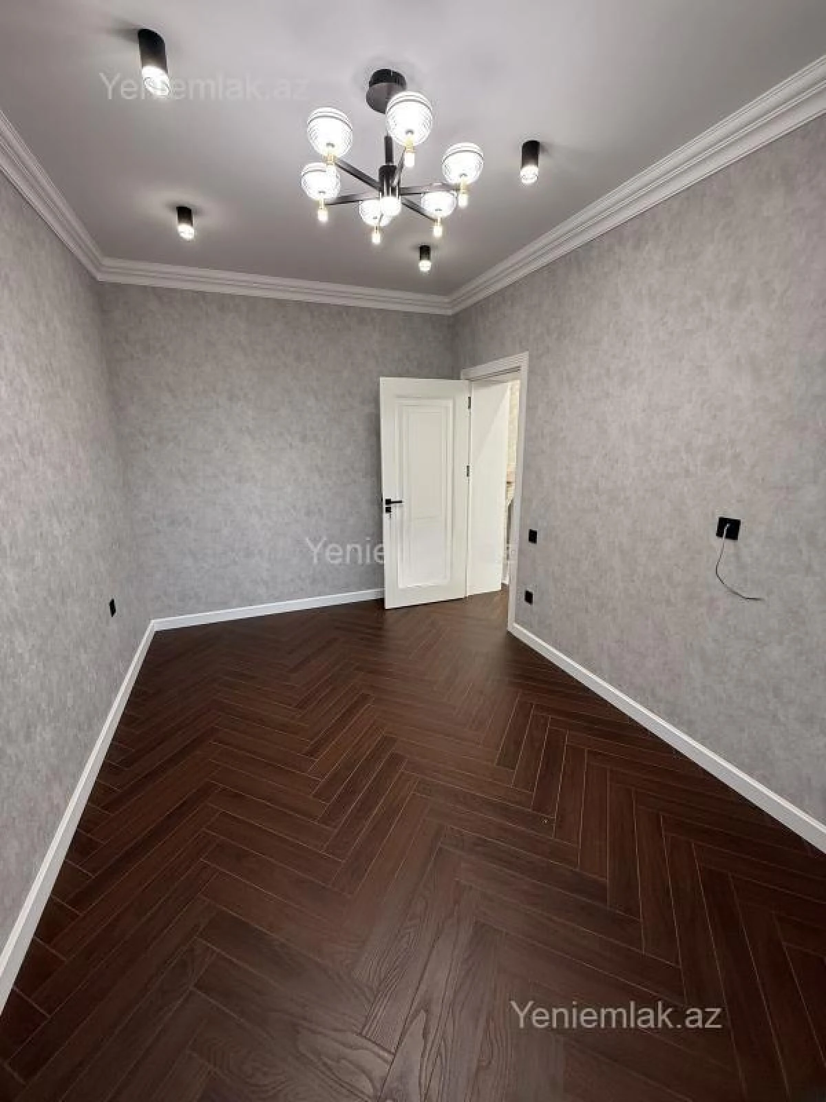 Satılır 3 otaqlı köhnə tikili 80 m²