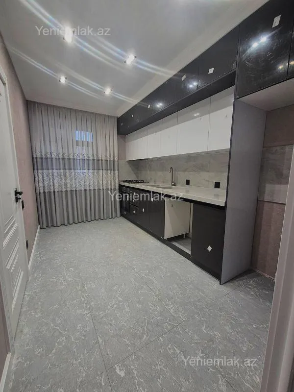 Satılır 3 otaqlı köhnə tikili 80 m²