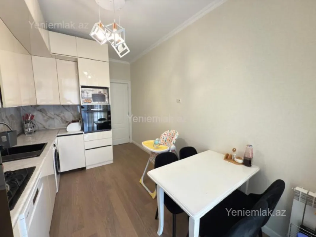 Satılır 3 otaqlı yeni tikili 83 m²