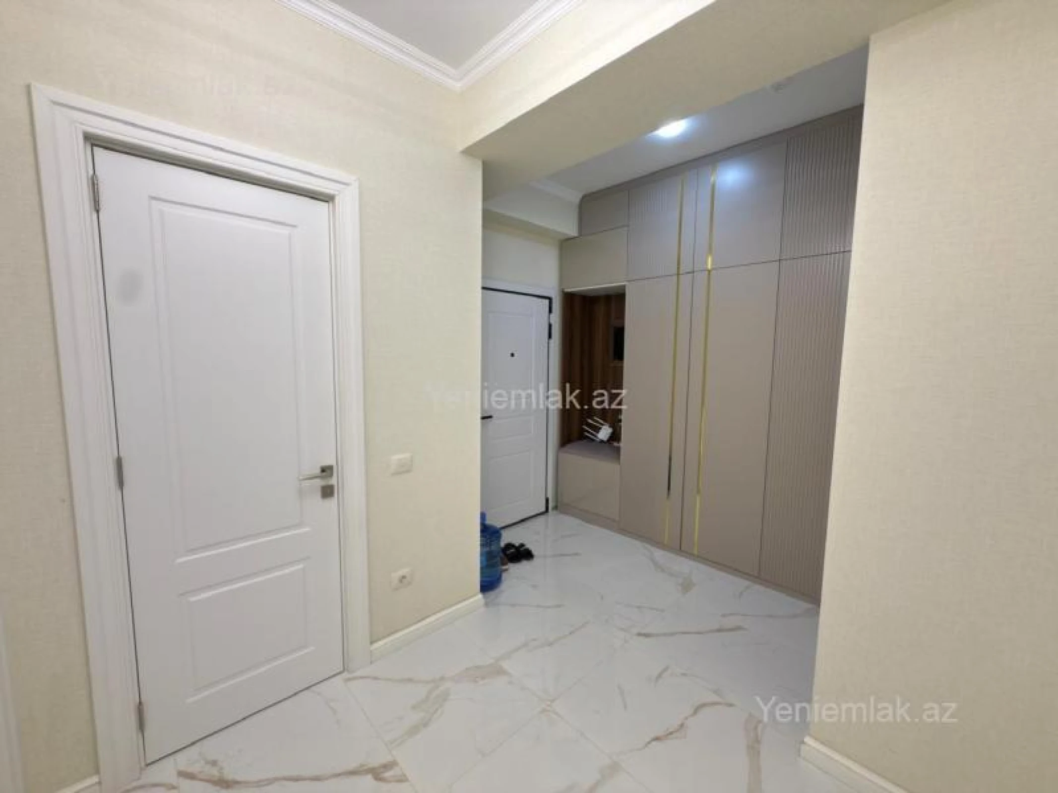 Satılır 3 otaqlı yeni tikili 83 m²