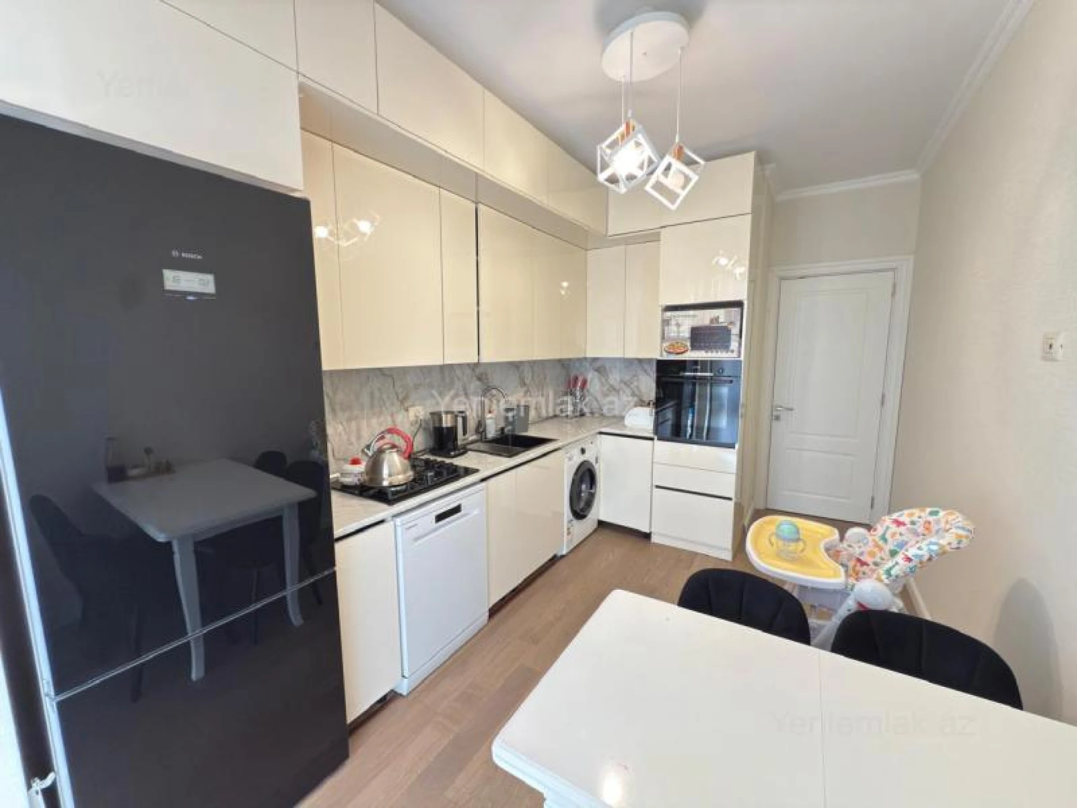 Satılır 3 otaqlı yeni tikili 83 m²