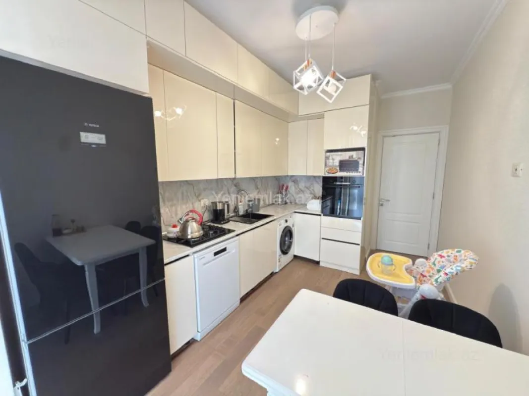 Satılır 3 otaqlı yeni tikili 83 m²