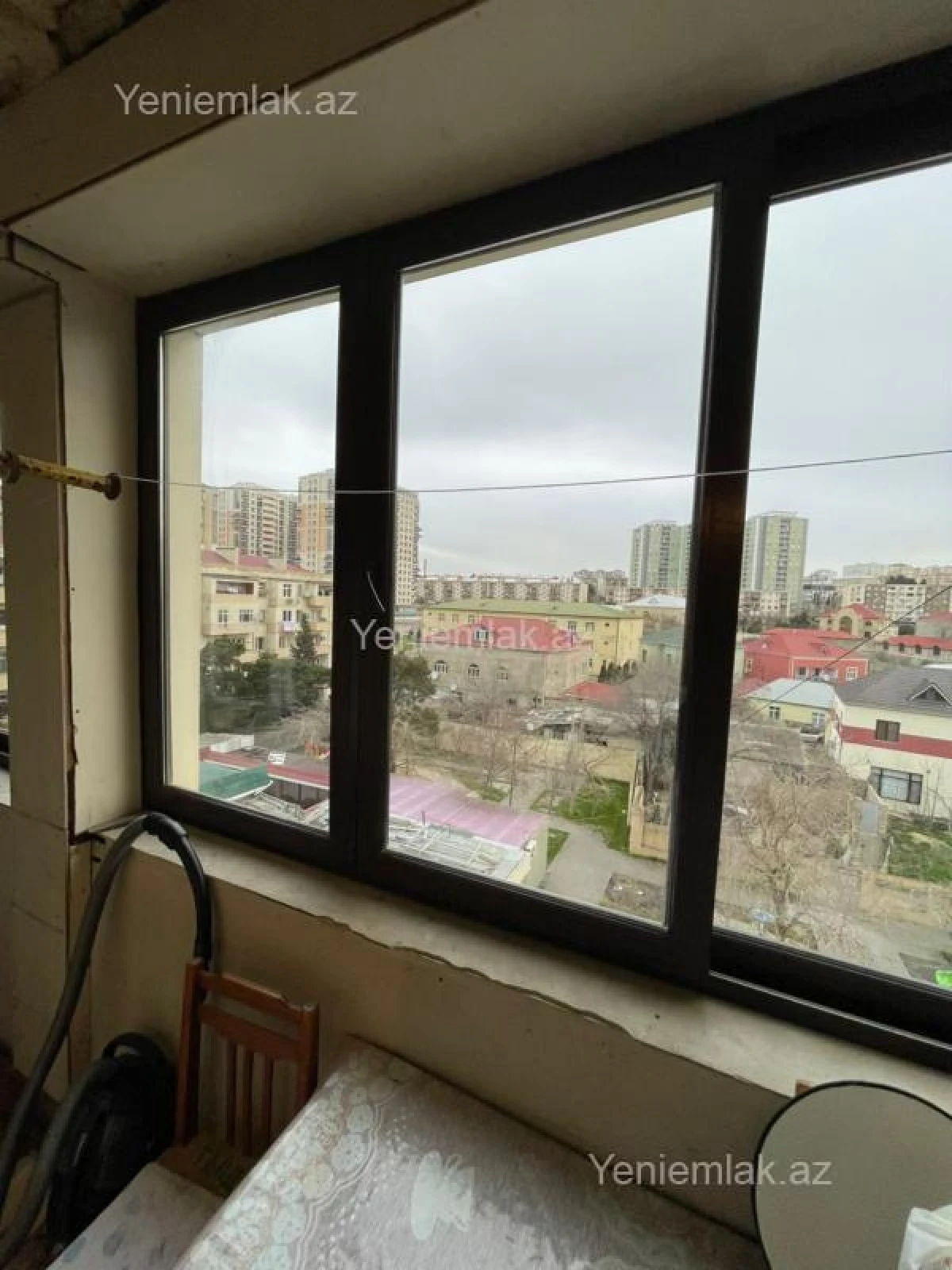 Satılır 1 otaqlı köhnə tikili 45 m²
