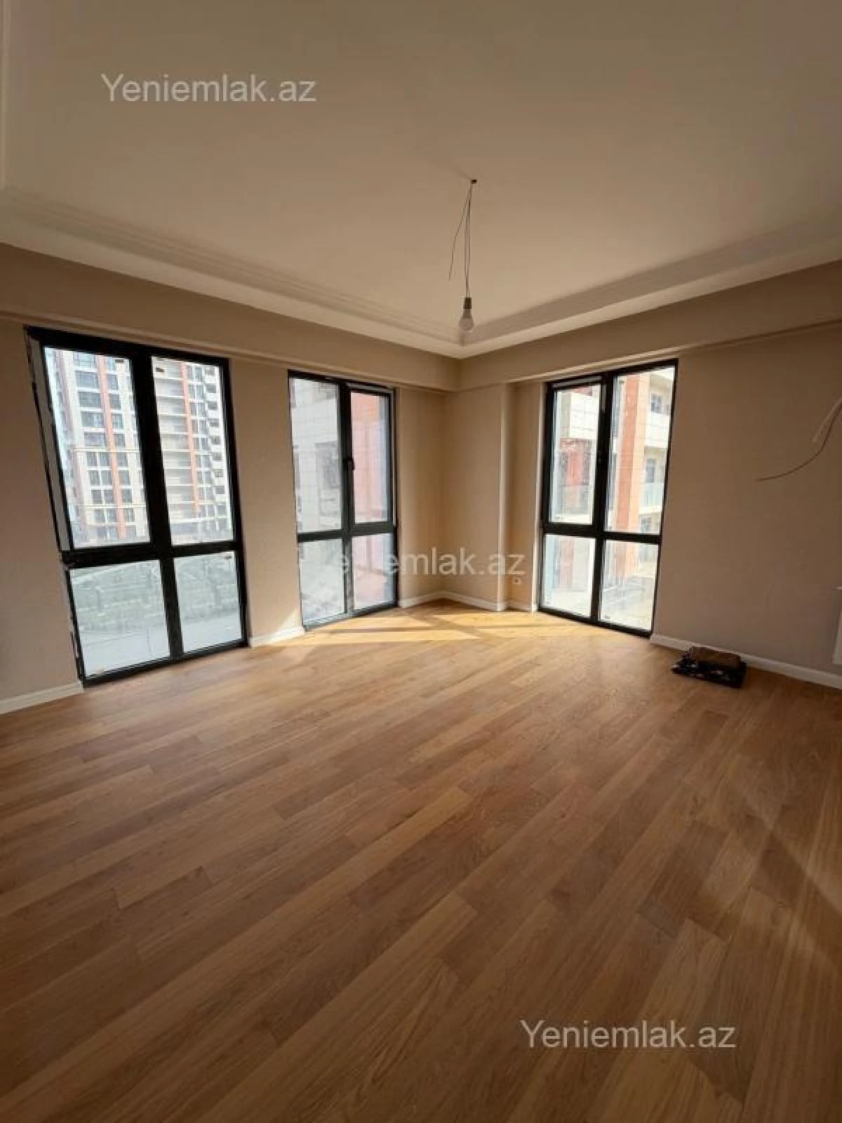 Satılır 3 otaqlı yeni tikili 83 m²