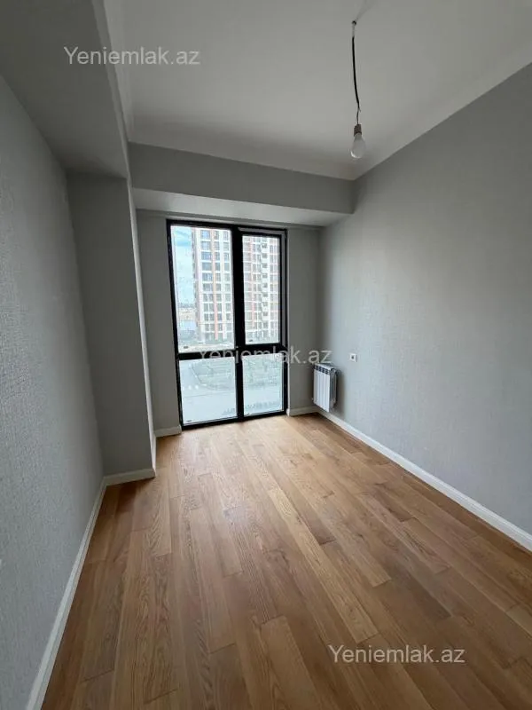 Satılır 3 otaqlı yeni tikili 83 m²