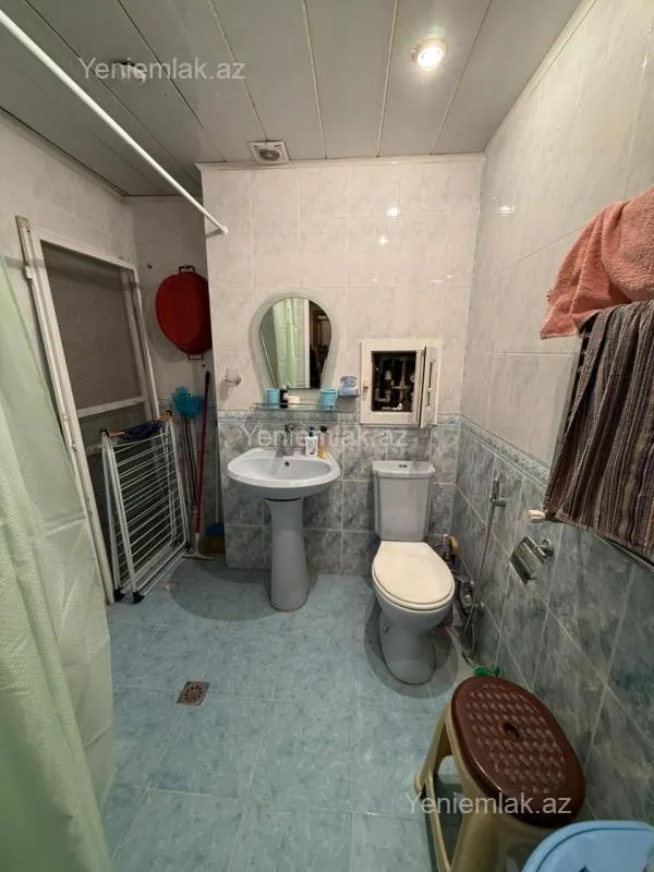 Satılır 2 otaqlı köhnə tikili 60 m²