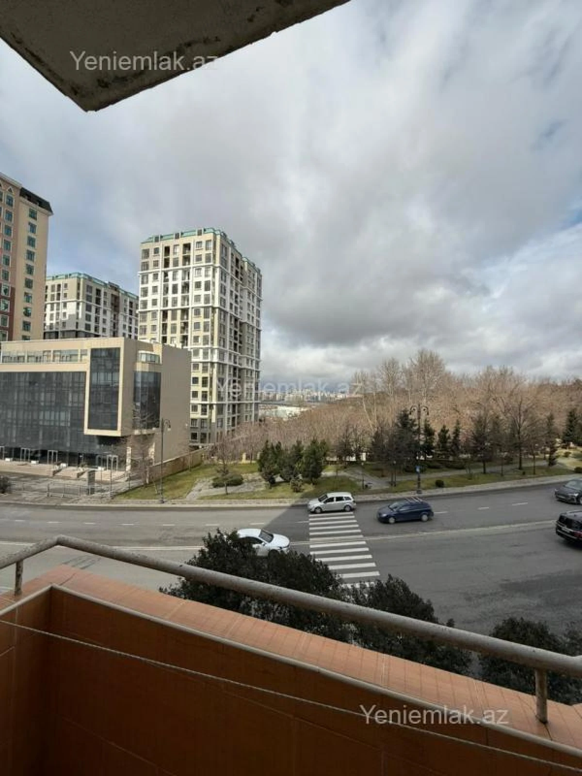 Satılır 2 otaqlı köhnə tikili 60 m²